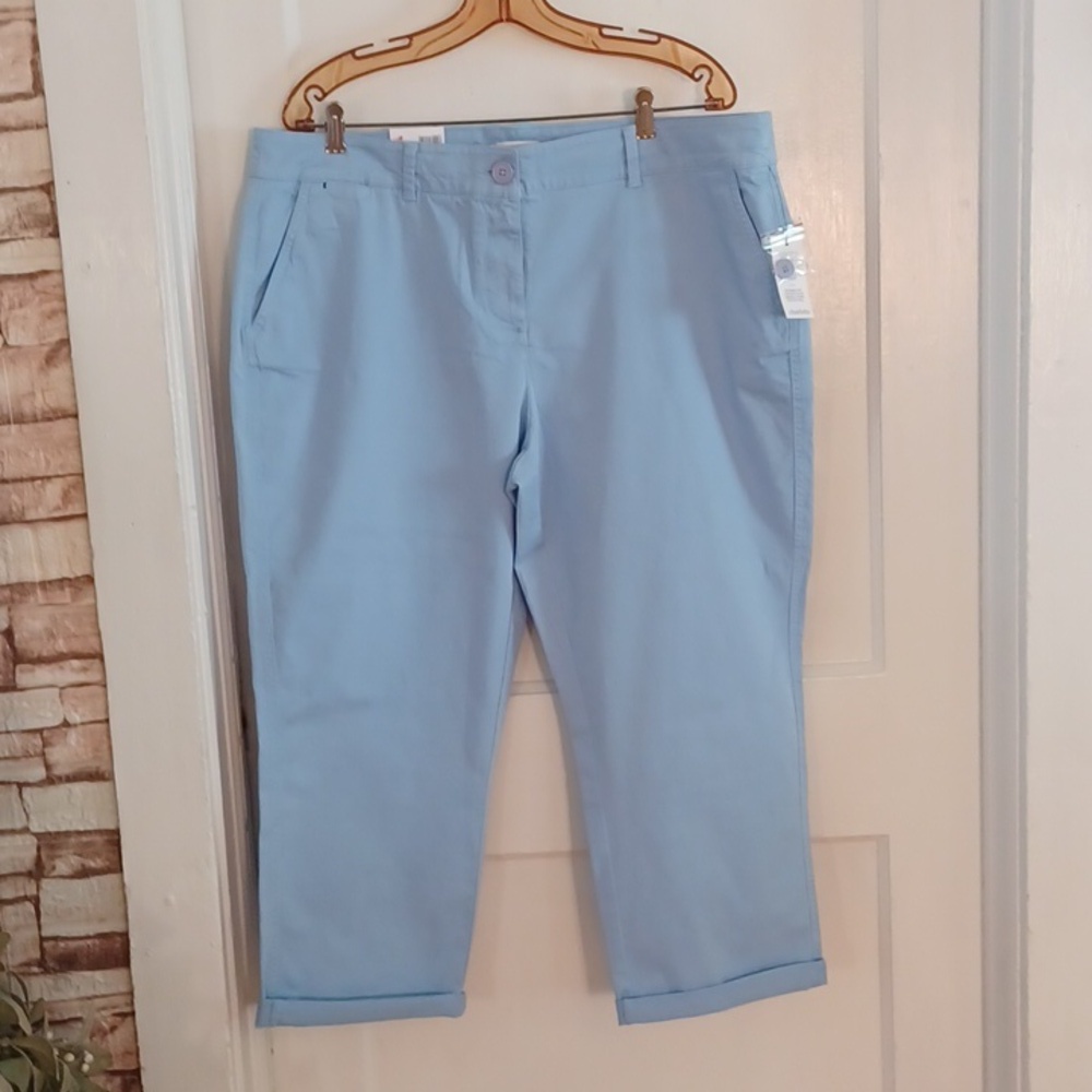 Crown & Ivy cropped pants women's size 14 Charlotte  Blue